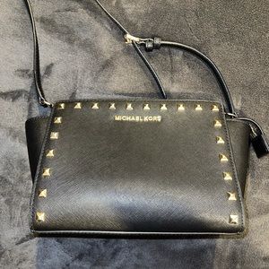 Michael Kors Selma Studded medium Crossbody